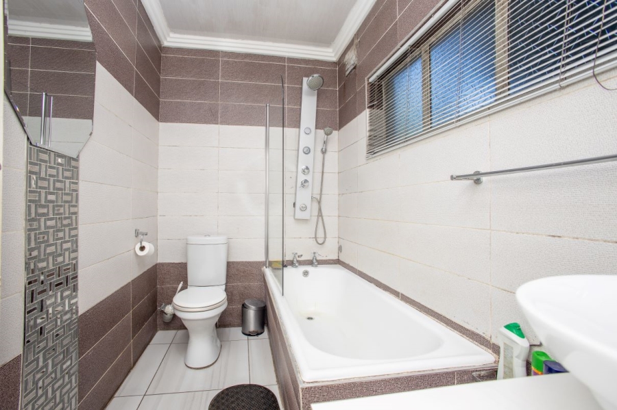 4 Bedroom Property for Sale in Bonnie Doone Eastern Cape